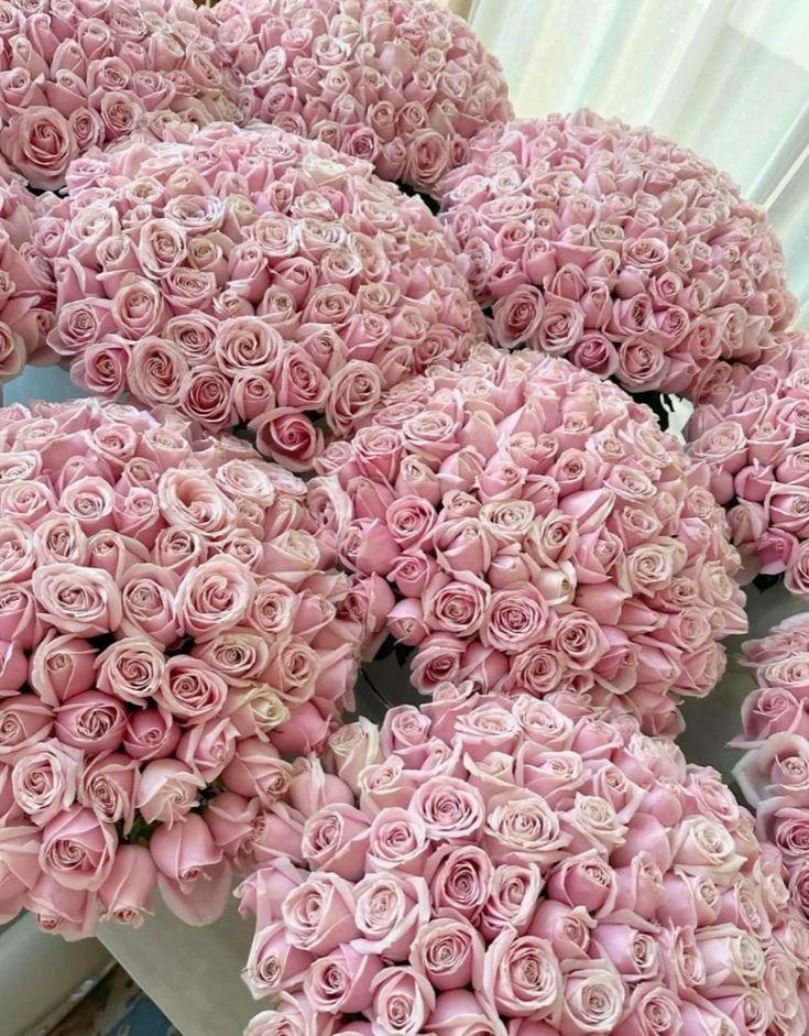 AureliaNovaFlora workshop space where corporate flower arrangements are designed and prepared for business delivery